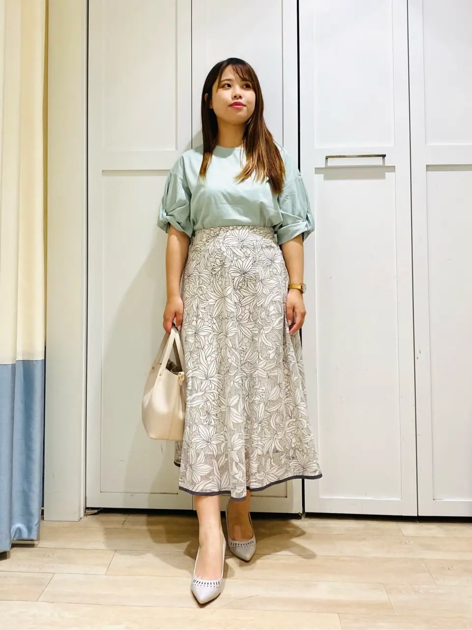 ANY SIS スタッフ コーディネート画像