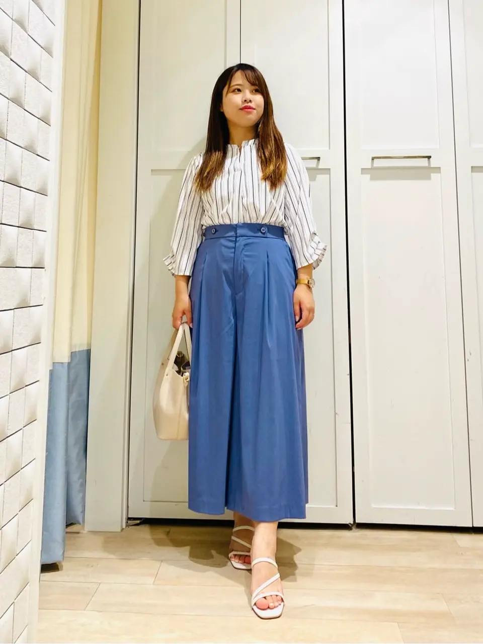 ANY SIS スタッフ コーディネート画像