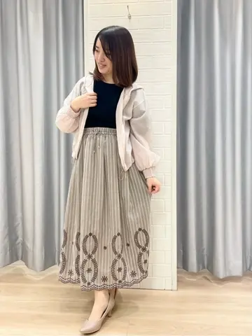 ANY SIS 丸岡 コーディネート画像