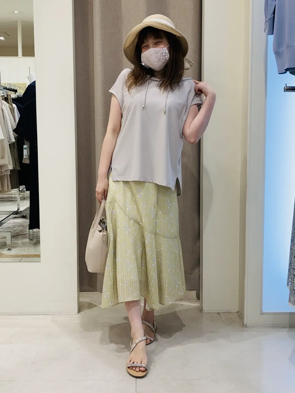 ANY SIS 川根　彩 コーディネート画像