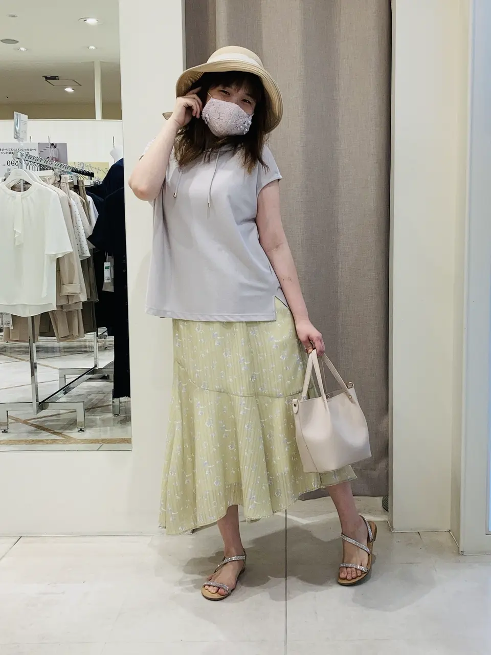 ANY SIS 川根　彩 コーディネート画像