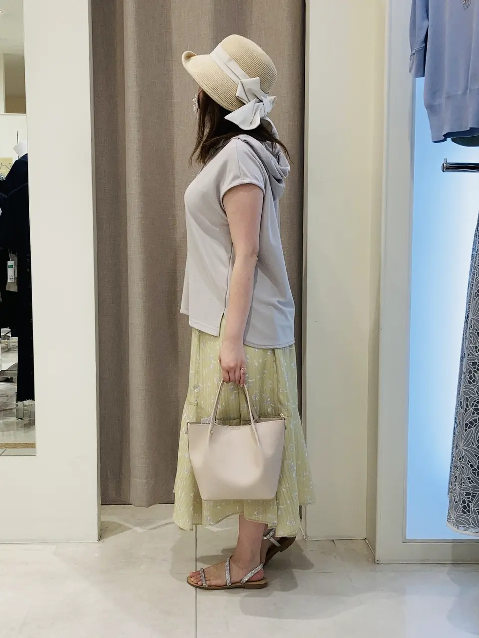 ANY SIS 川根　彩 コーディネート画像