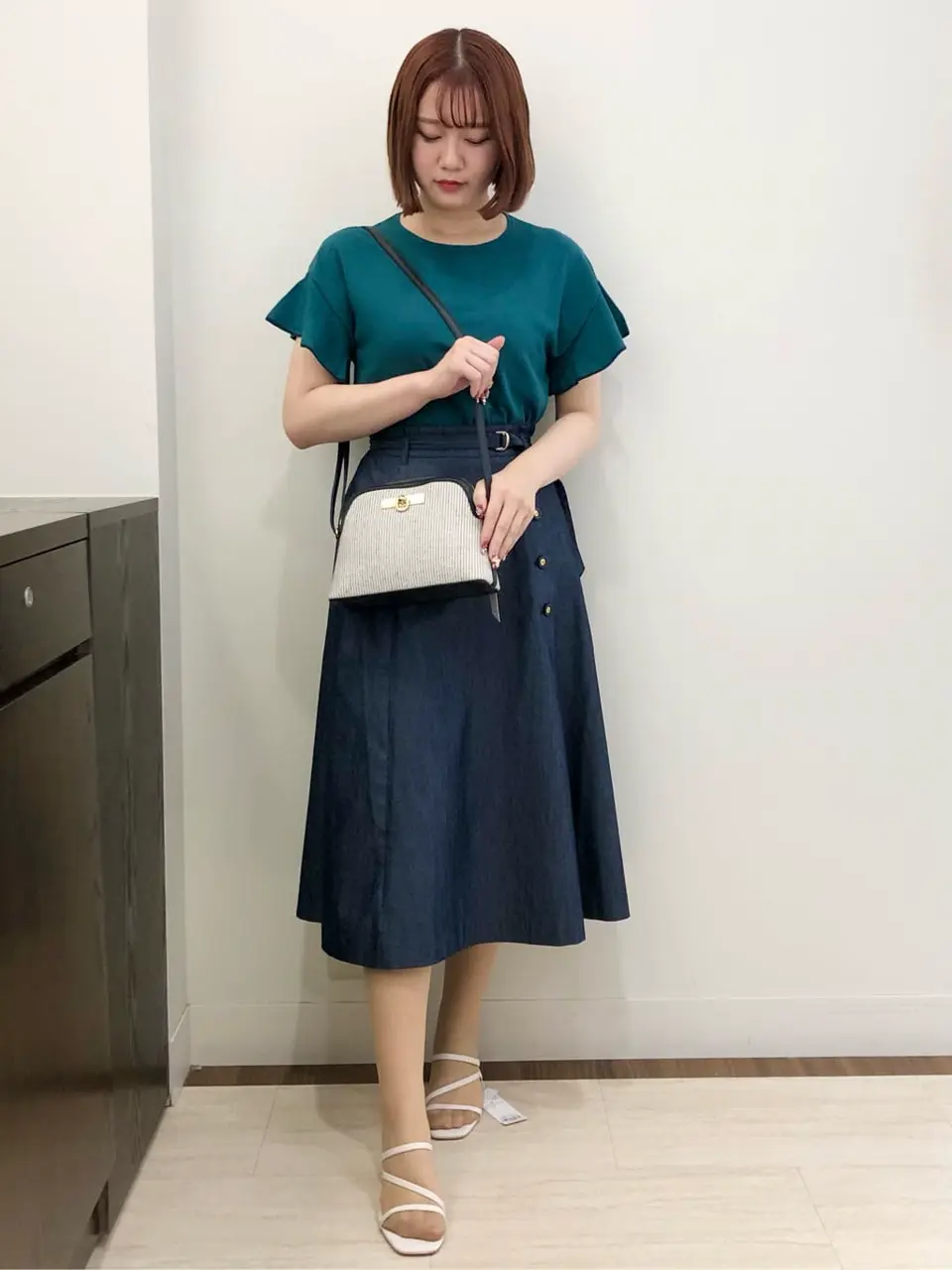 ANY SIS スタッフ コーディネート画像