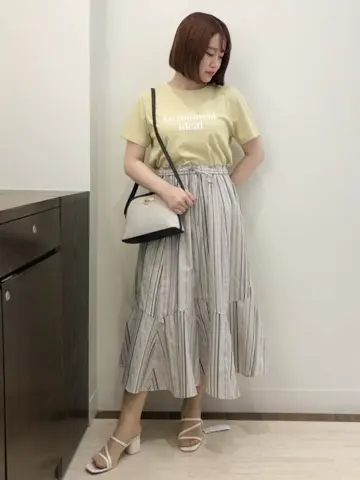 ANY SIS スタッフ コーディネート画像