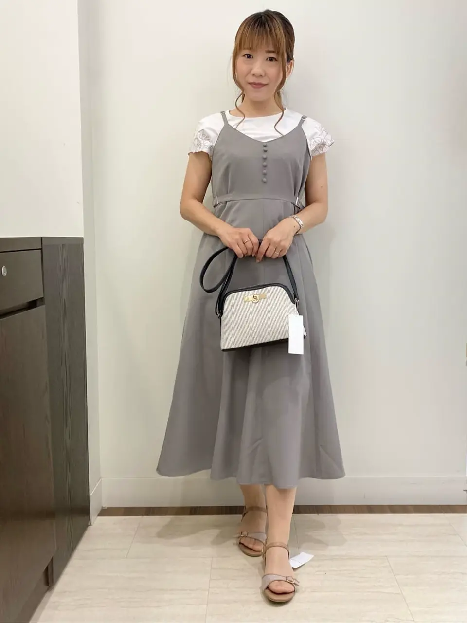 ANY SIS スタッフ コーディネート画像