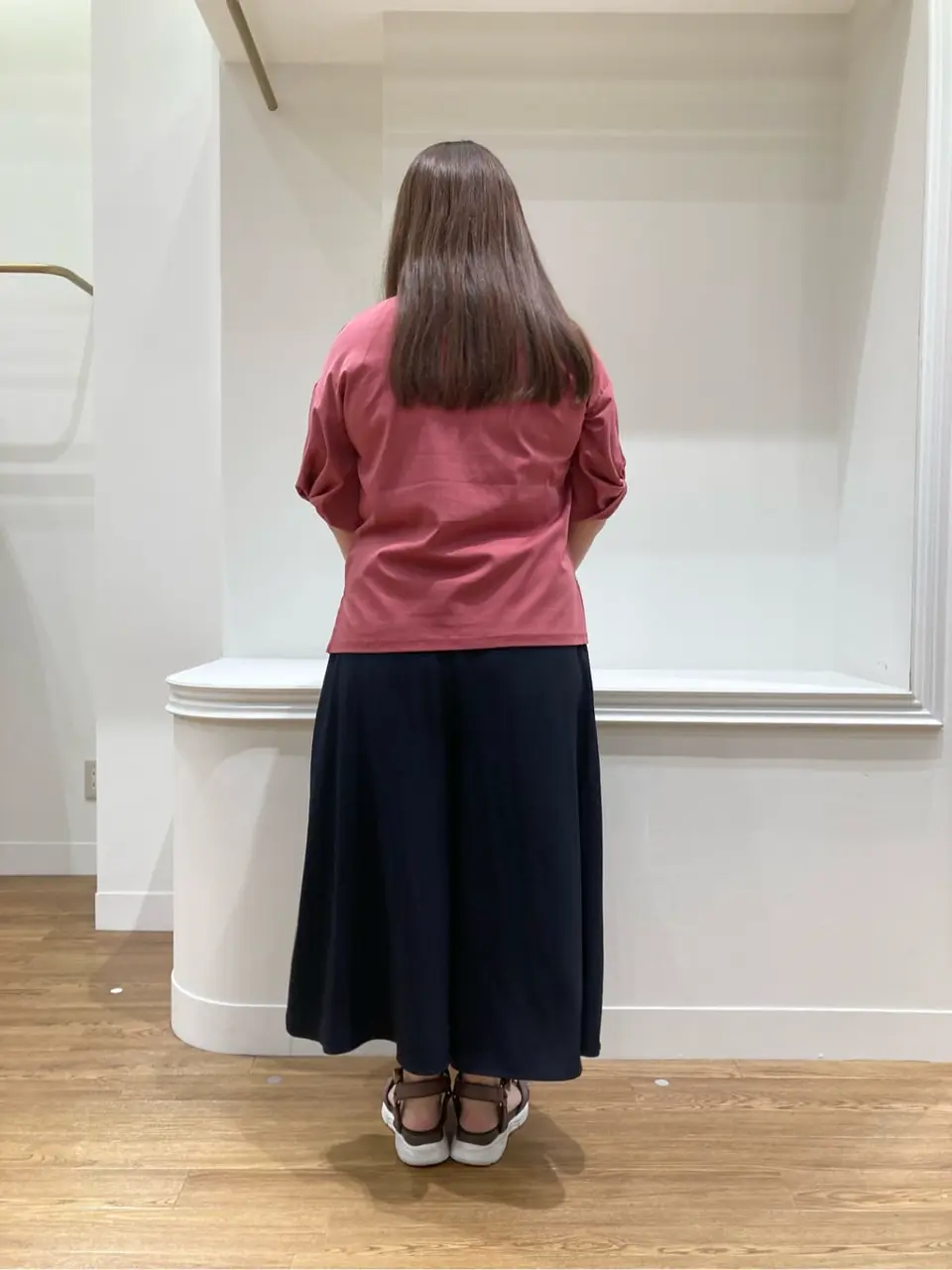 ANY SIS スタッフ コーディネート画像