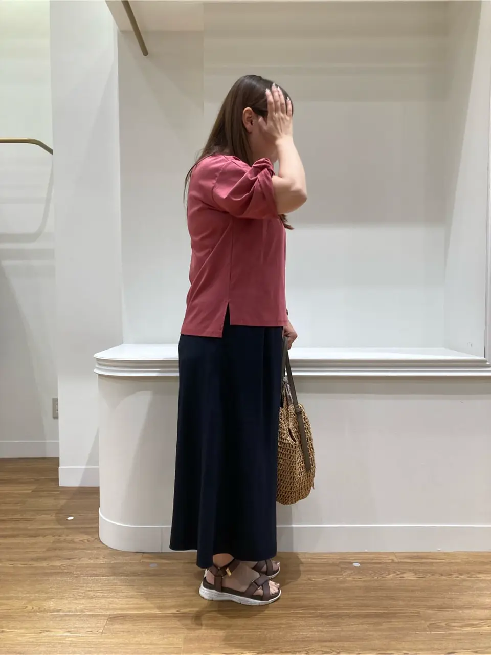 ANY SIS スタッフ コーディネート画像