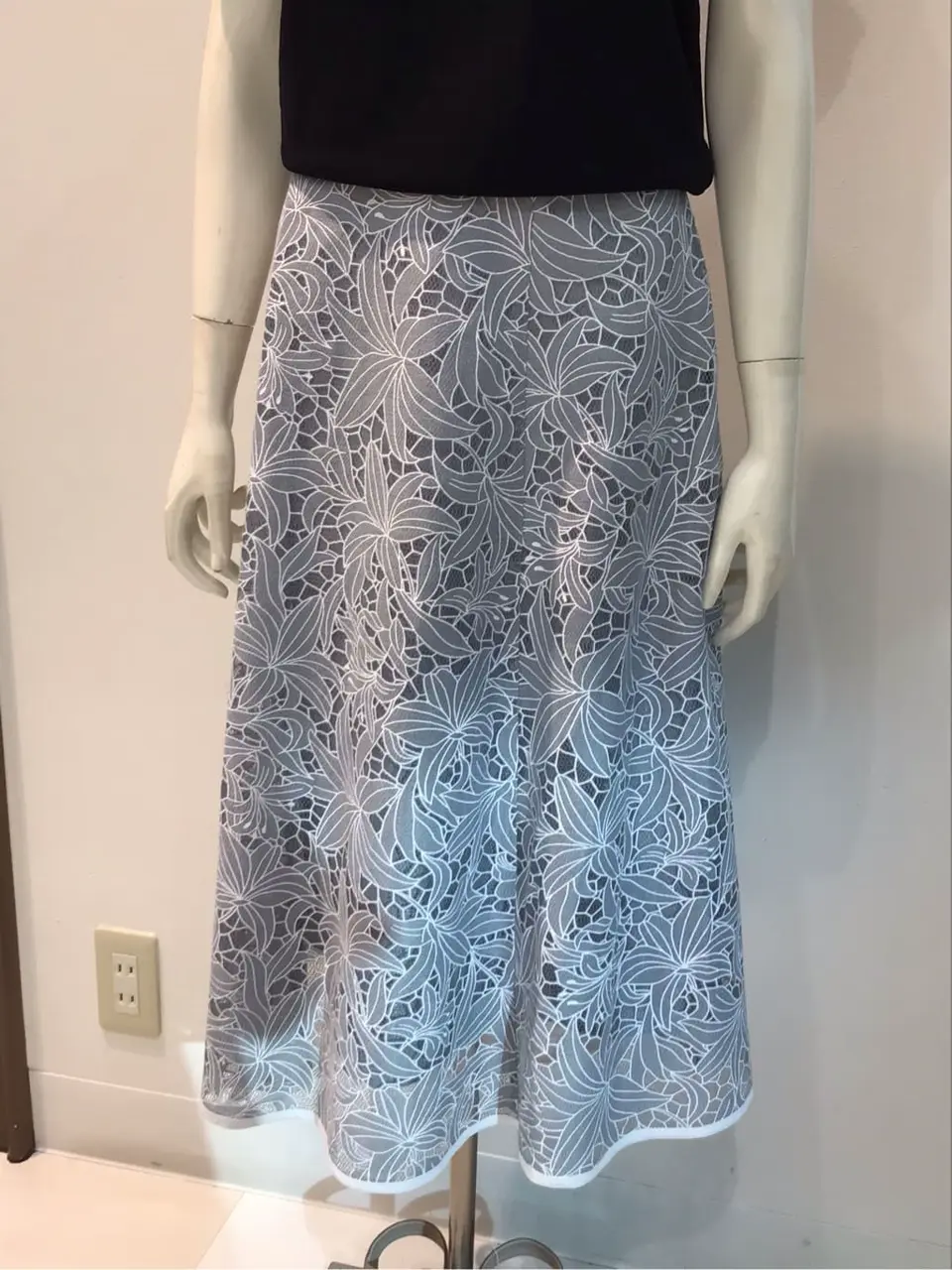 ANY SIS 布川 コーディネート画像