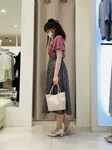 ANY SIS 川根　彩 コーディネート画像