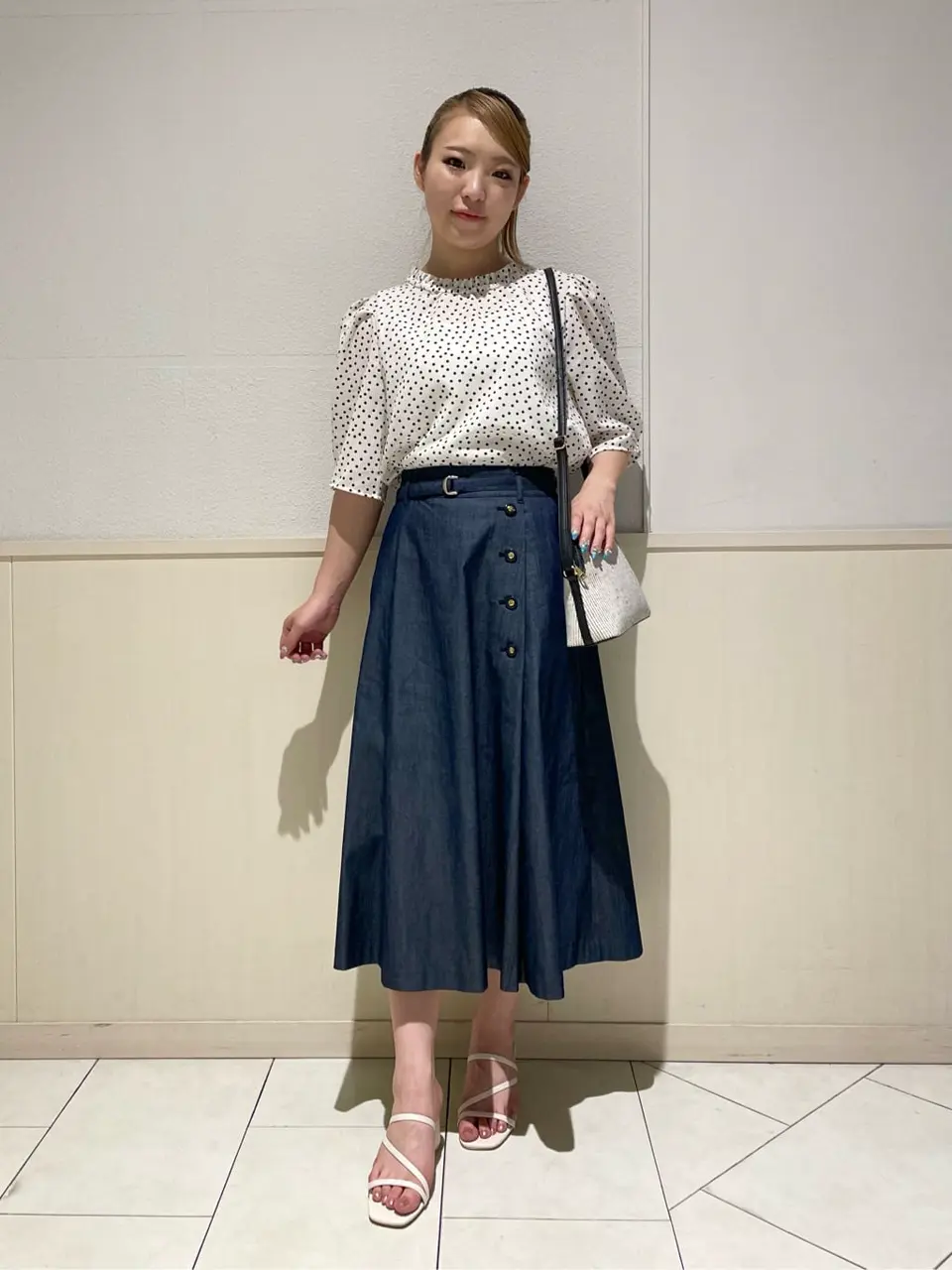 ANY SIS 土居 コーディネート画像