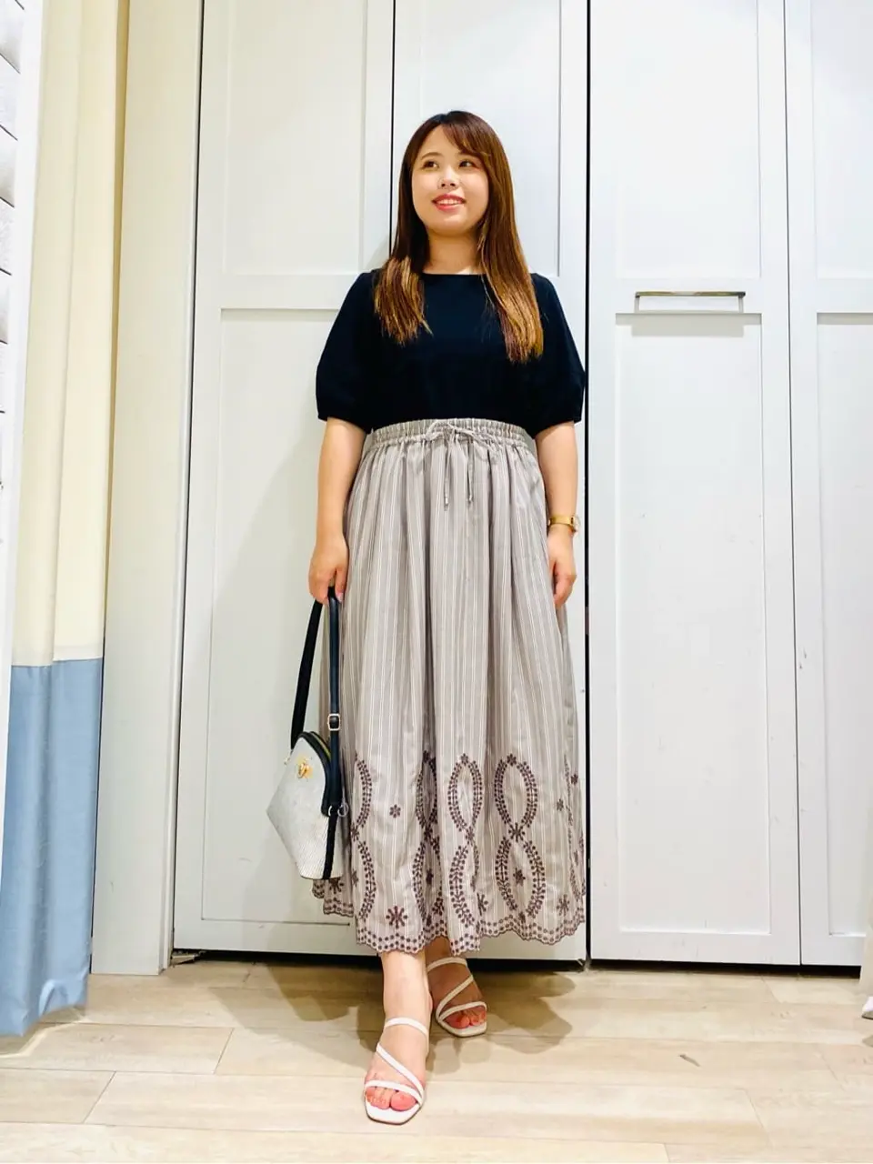 ANY SIS スタッフ コーディネート画像