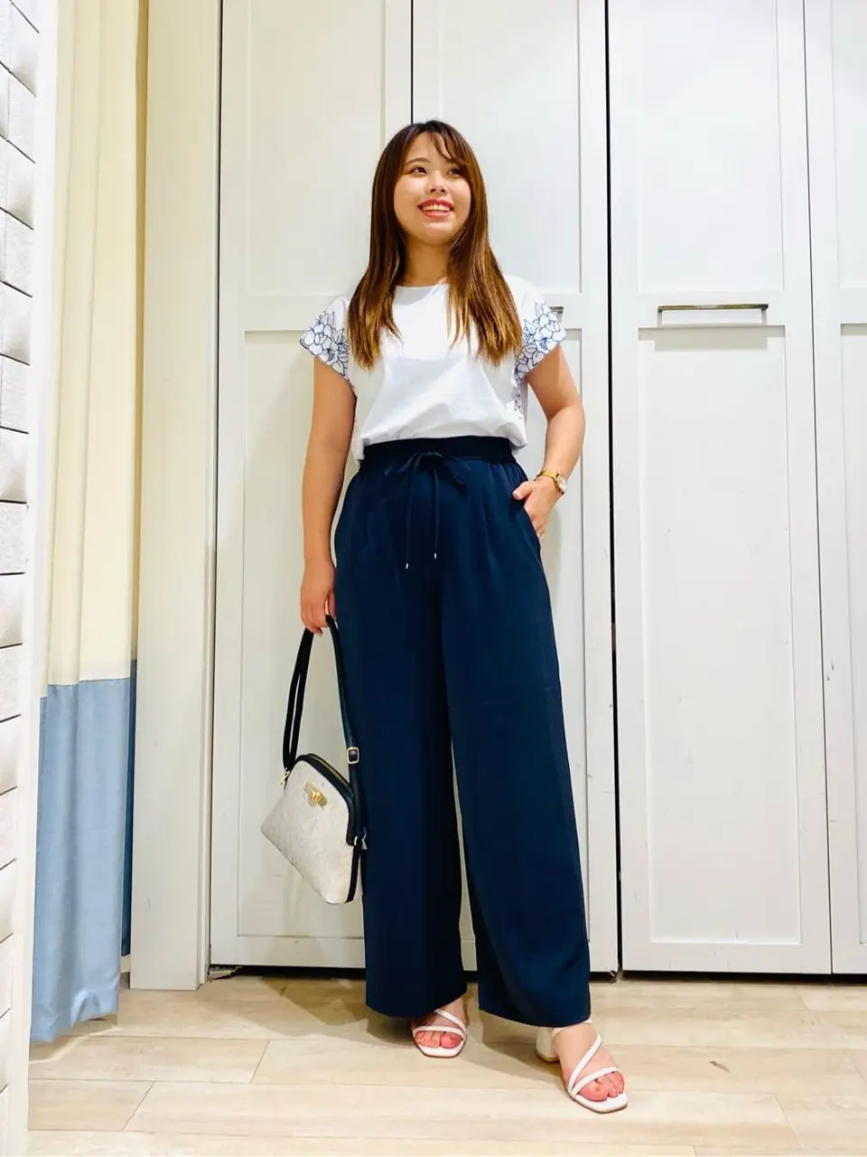 ANY SIS スタッフ コーディネート画像