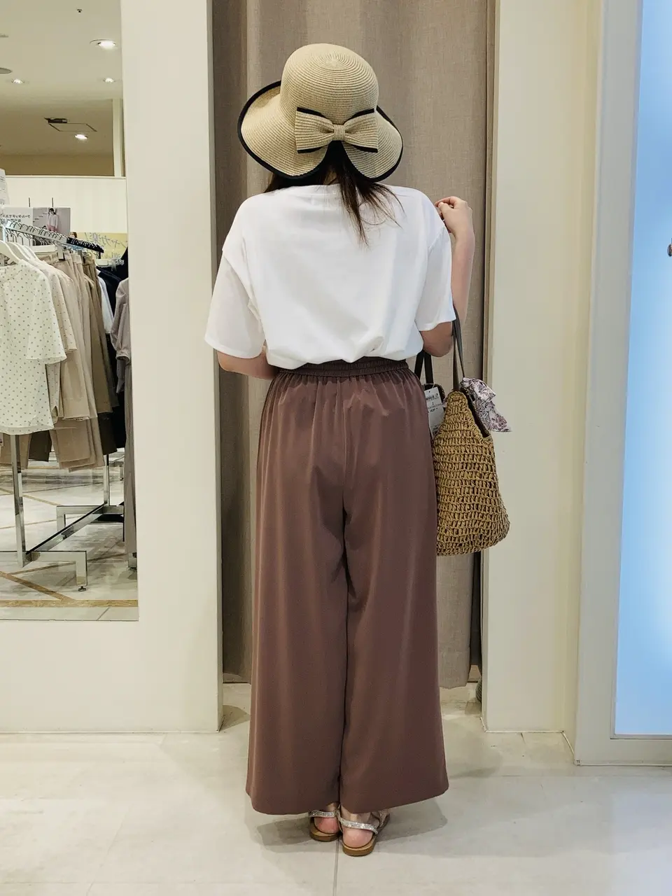 ANY SIS 川根　彩 コーディネート画像