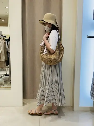 ANY SIS 川根　彩 コーディネート画像