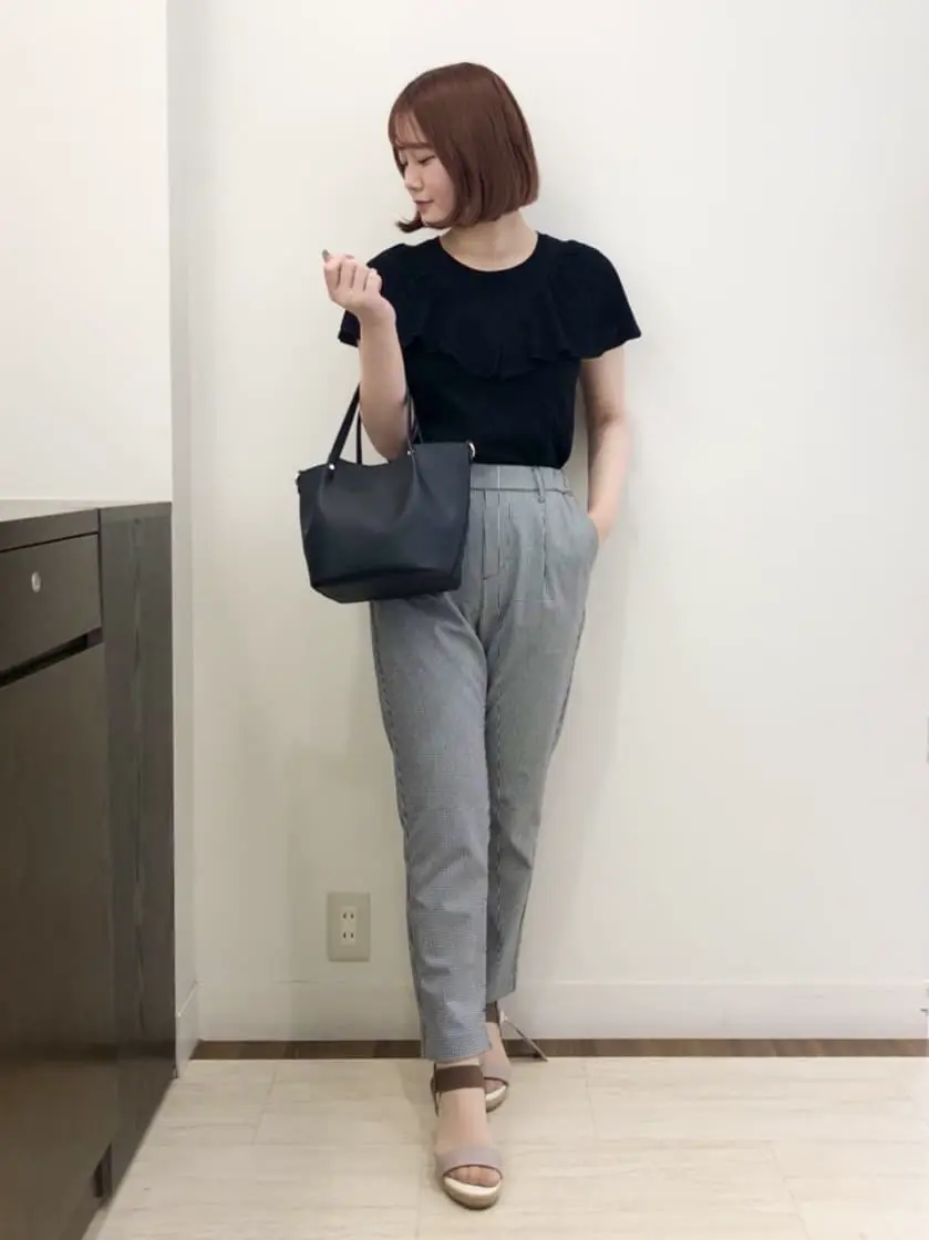 ANY SIS スタッフ コーディネート画像