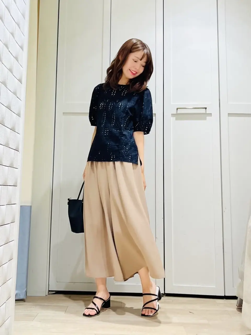 ANY SIS スタッフ コーディネート画像