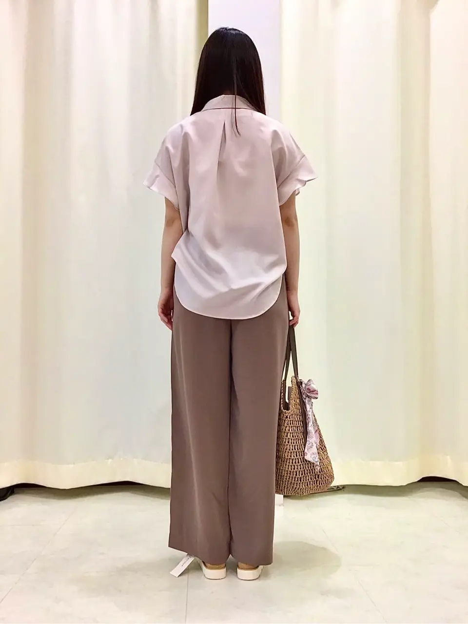 ANY SIS スタッフ コーディネート画像