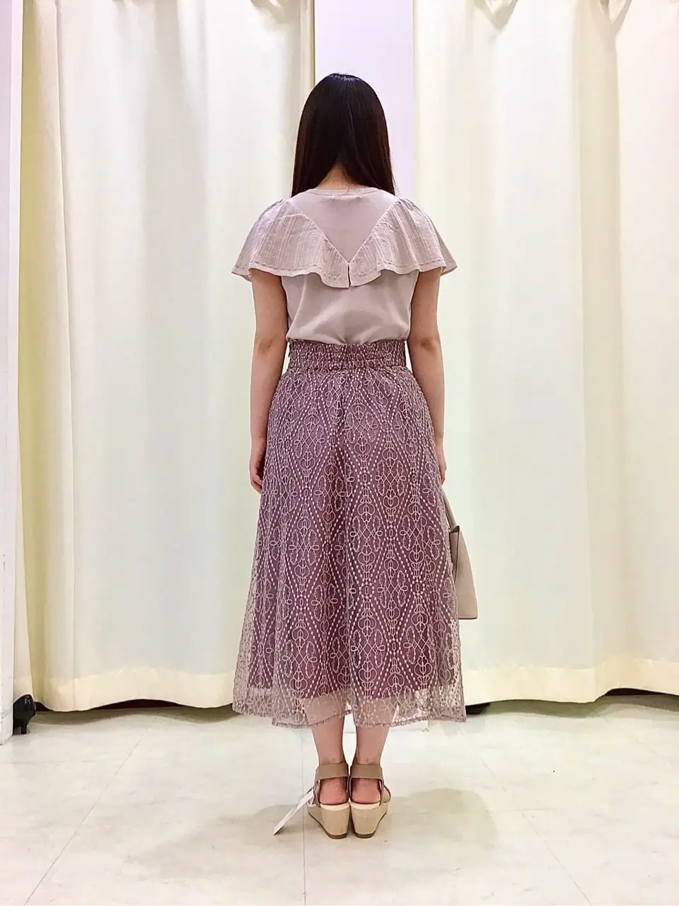 ANY SIS スタッフ コーディネート画像