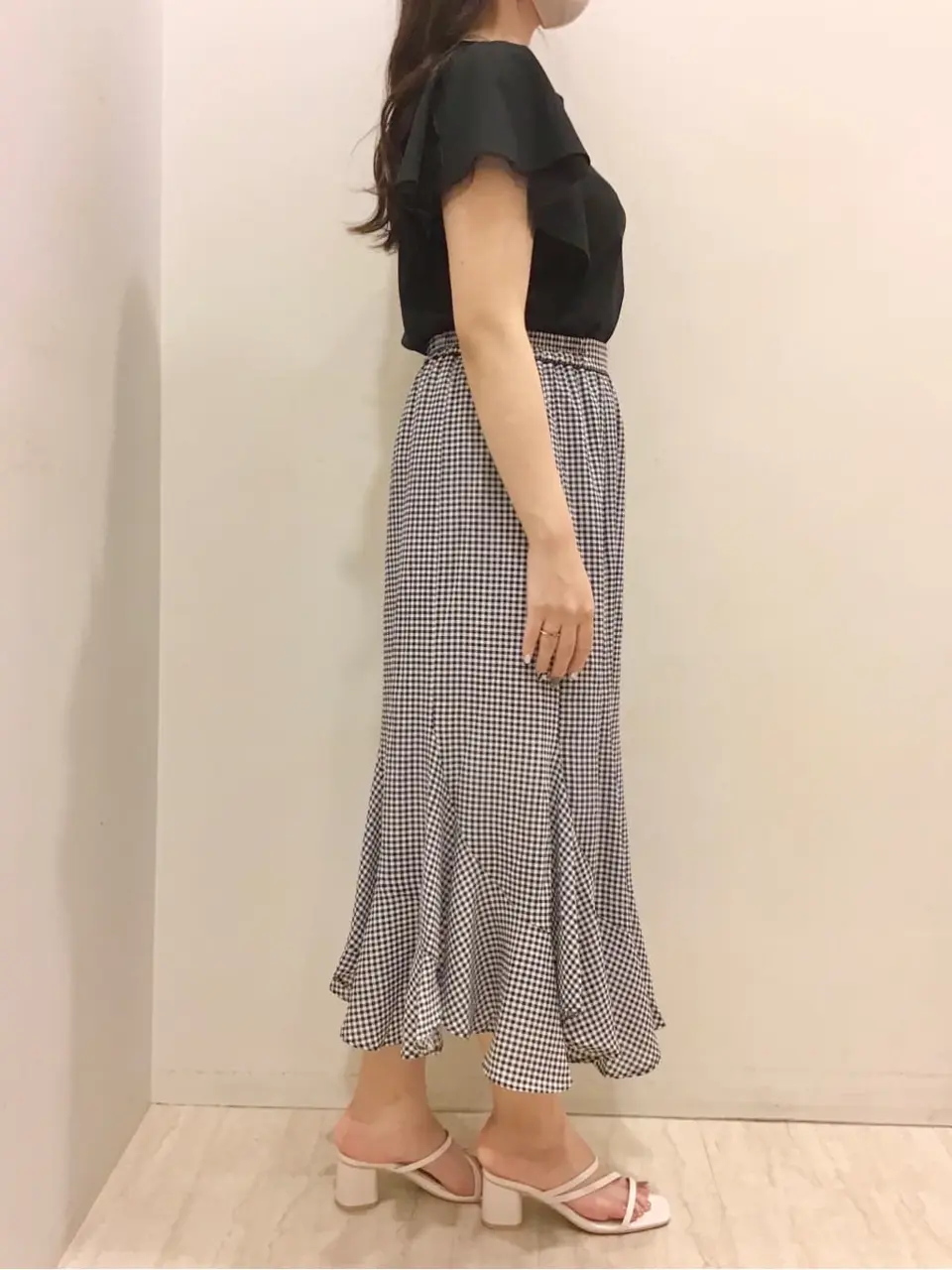 ANY SIS スタッフ コーディネート画像