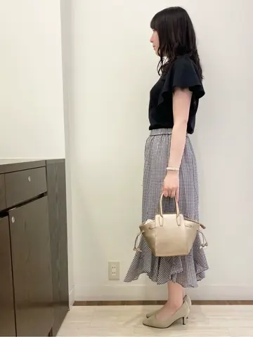 ANY SIS スタッフ コーディネート画像