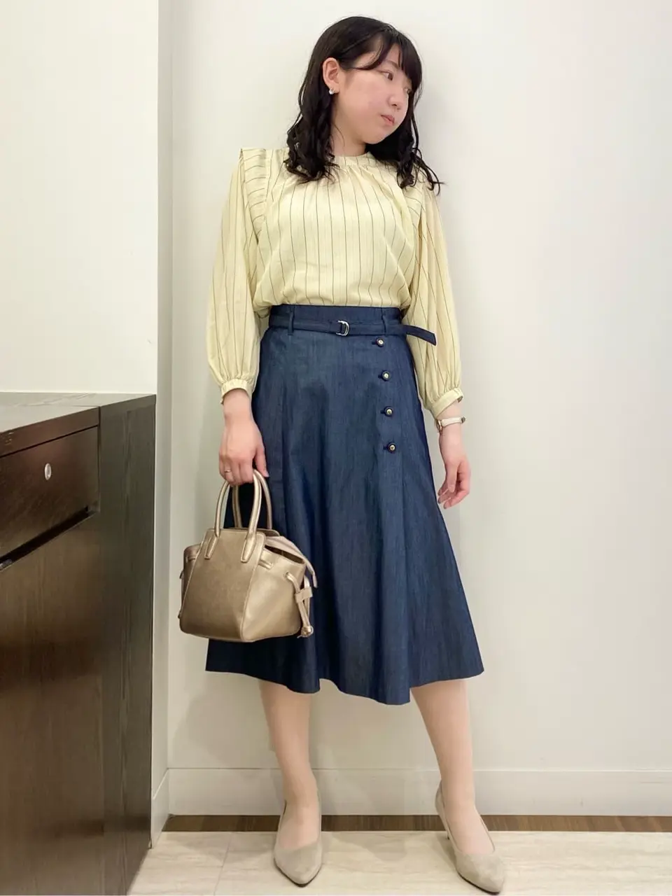 ANY SIS スタッフ コーディネート画像