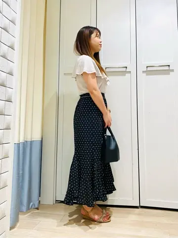 ANY SIS スタッフ コーディネート画像