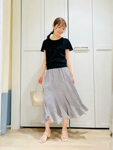 ANY SIS スタッフ コーディネート画像