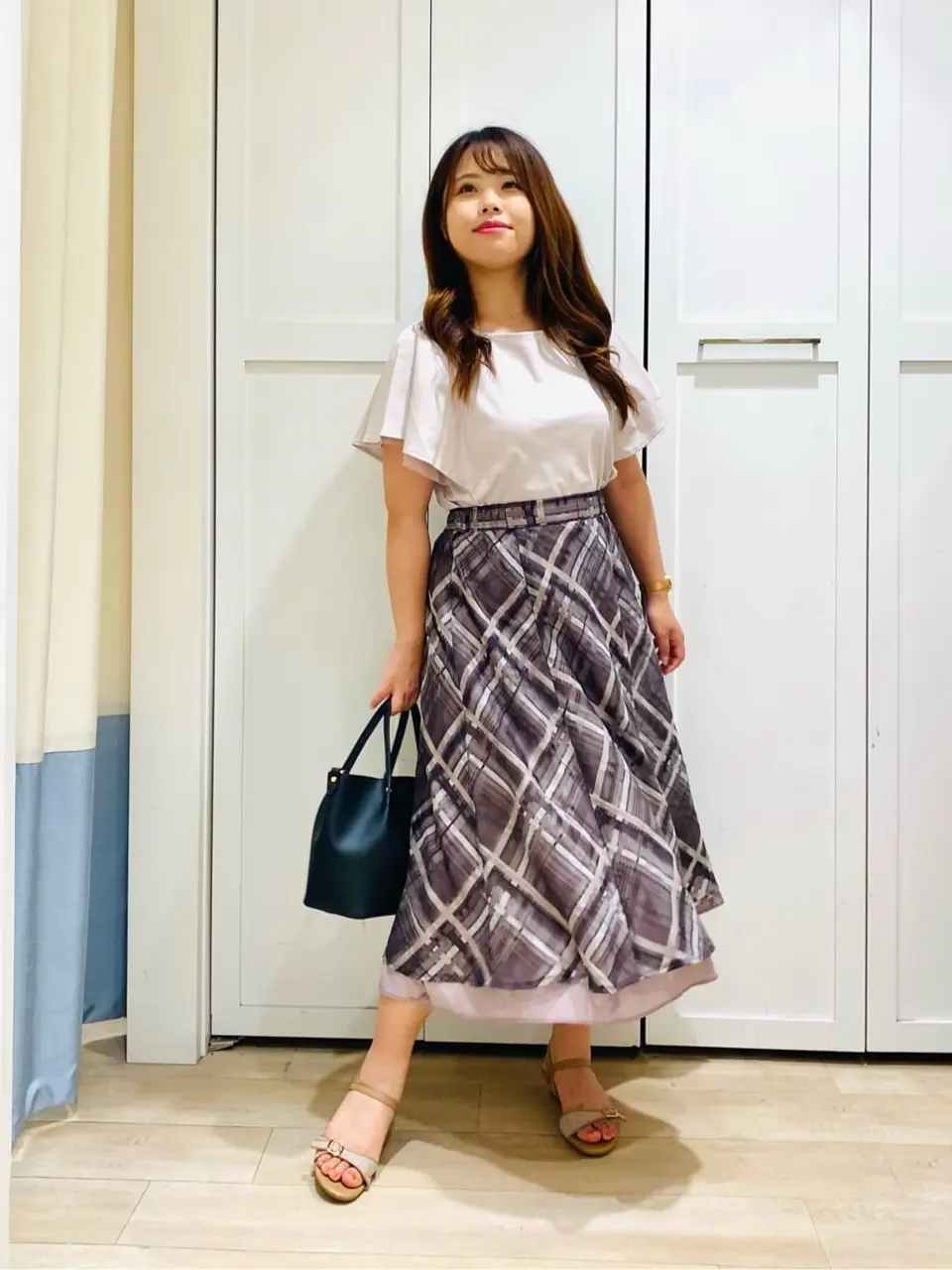 ANY SIS スタッフ コーディネート画像