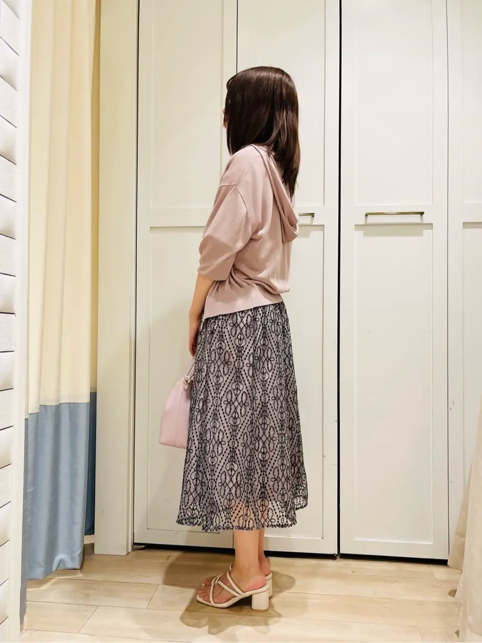 ANY SIS スタッフ コーディネート画像