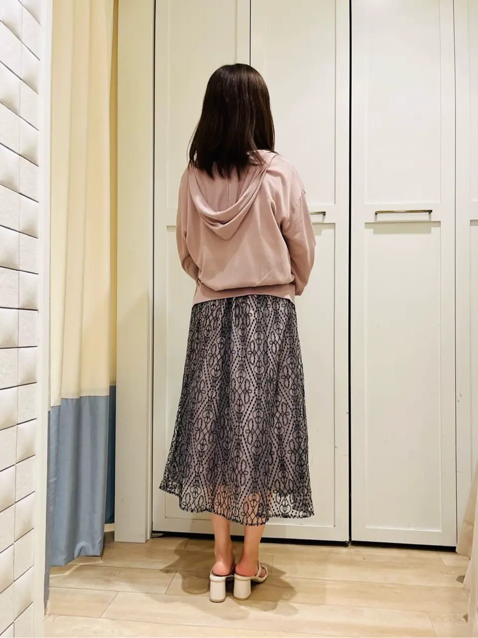 ANY SIS スタッフ コーディネート画像