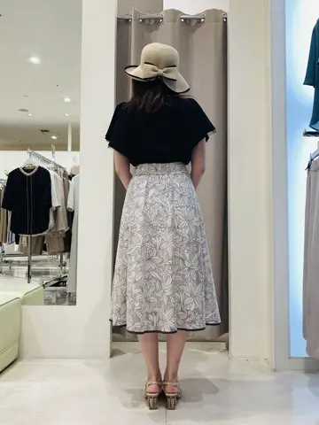 ANY SIS 川根　彩 コーディネート画像