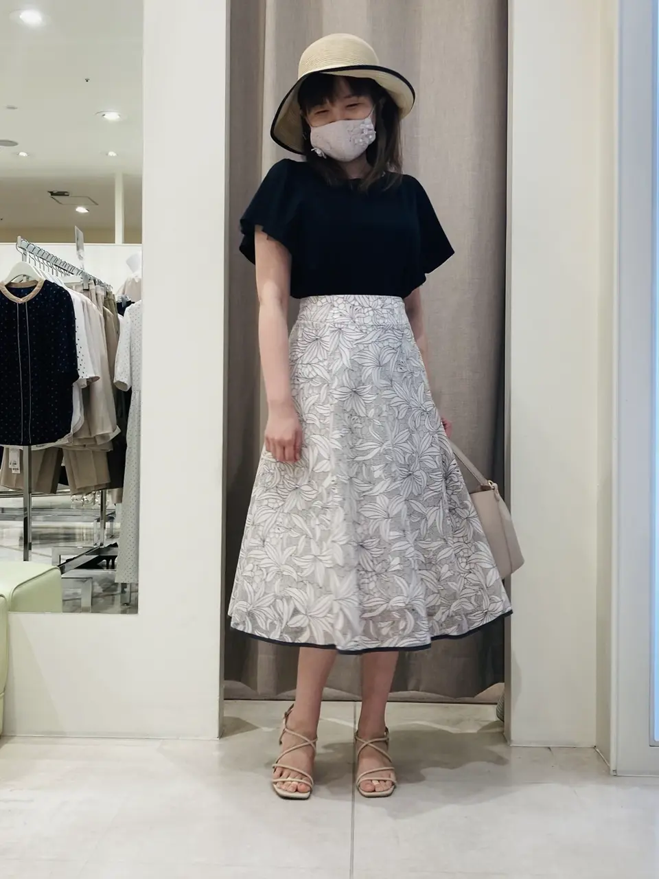 ANY SIS 川根　彩 コーディネート画像