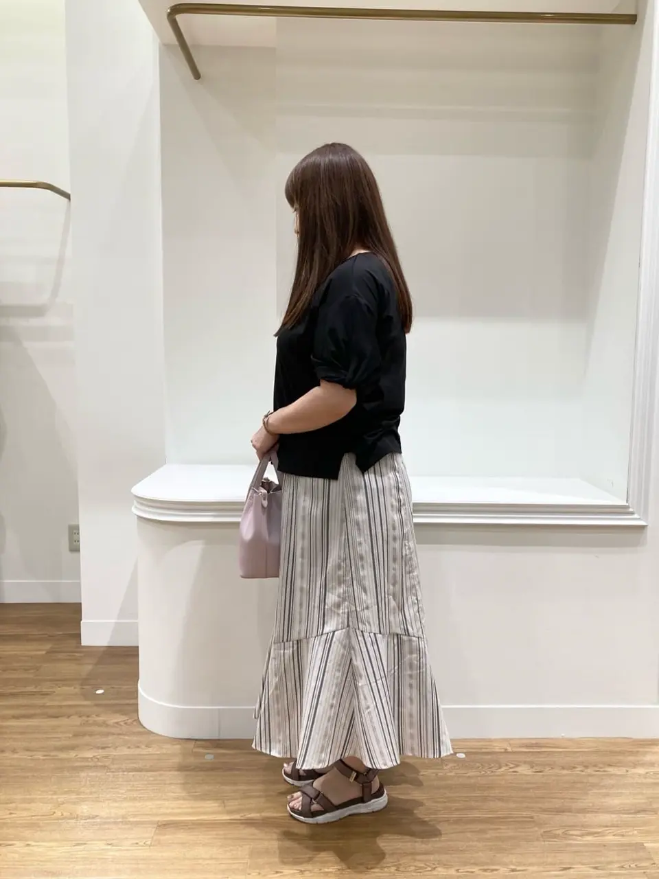 ANY SIS スタッフ コーディネート画像