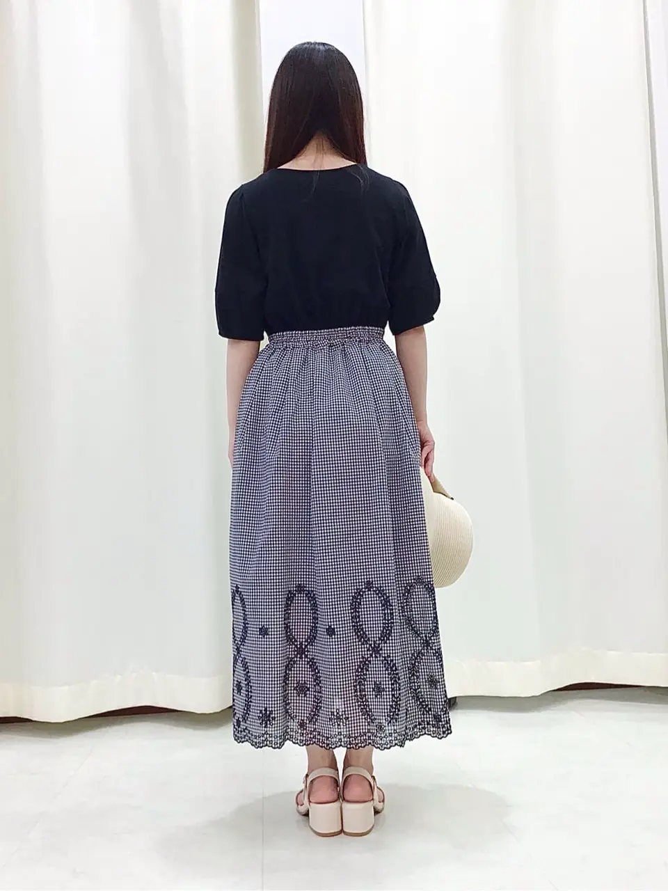 ANY SIS スタッフ コーディネート画像