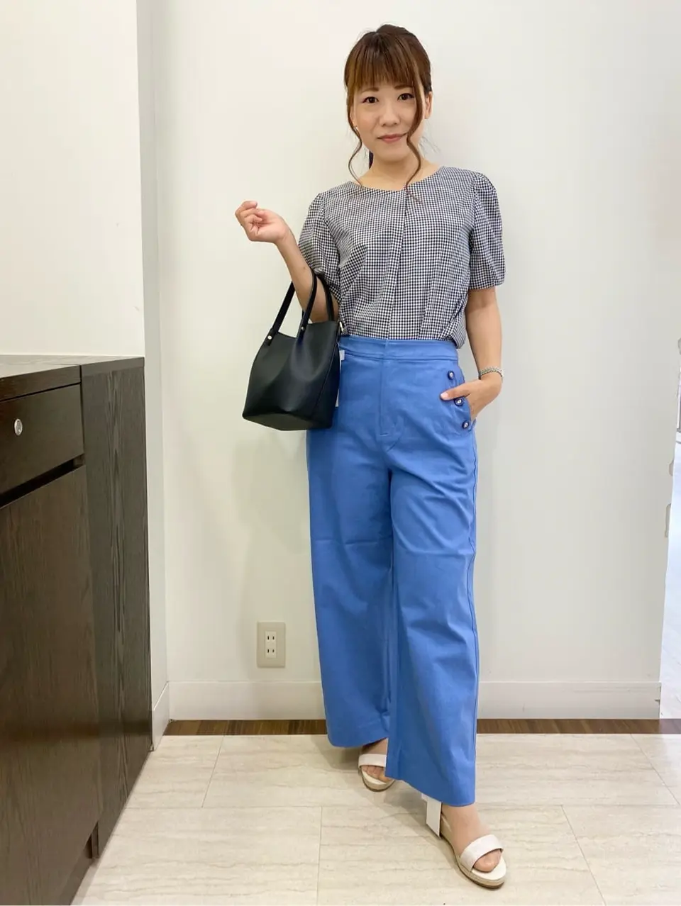 ANY SIS スタッフ コーディネート画像