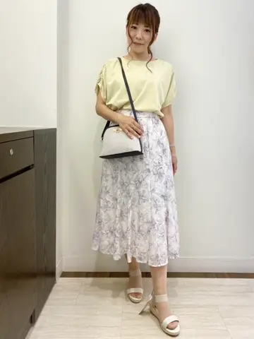 ANY SIS スタッフ コーディネート画像