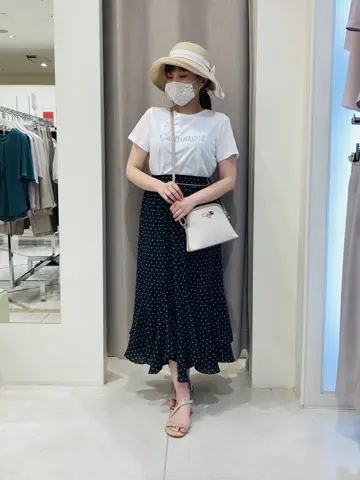 ANY SIS 川根　彩 コーディネート画像