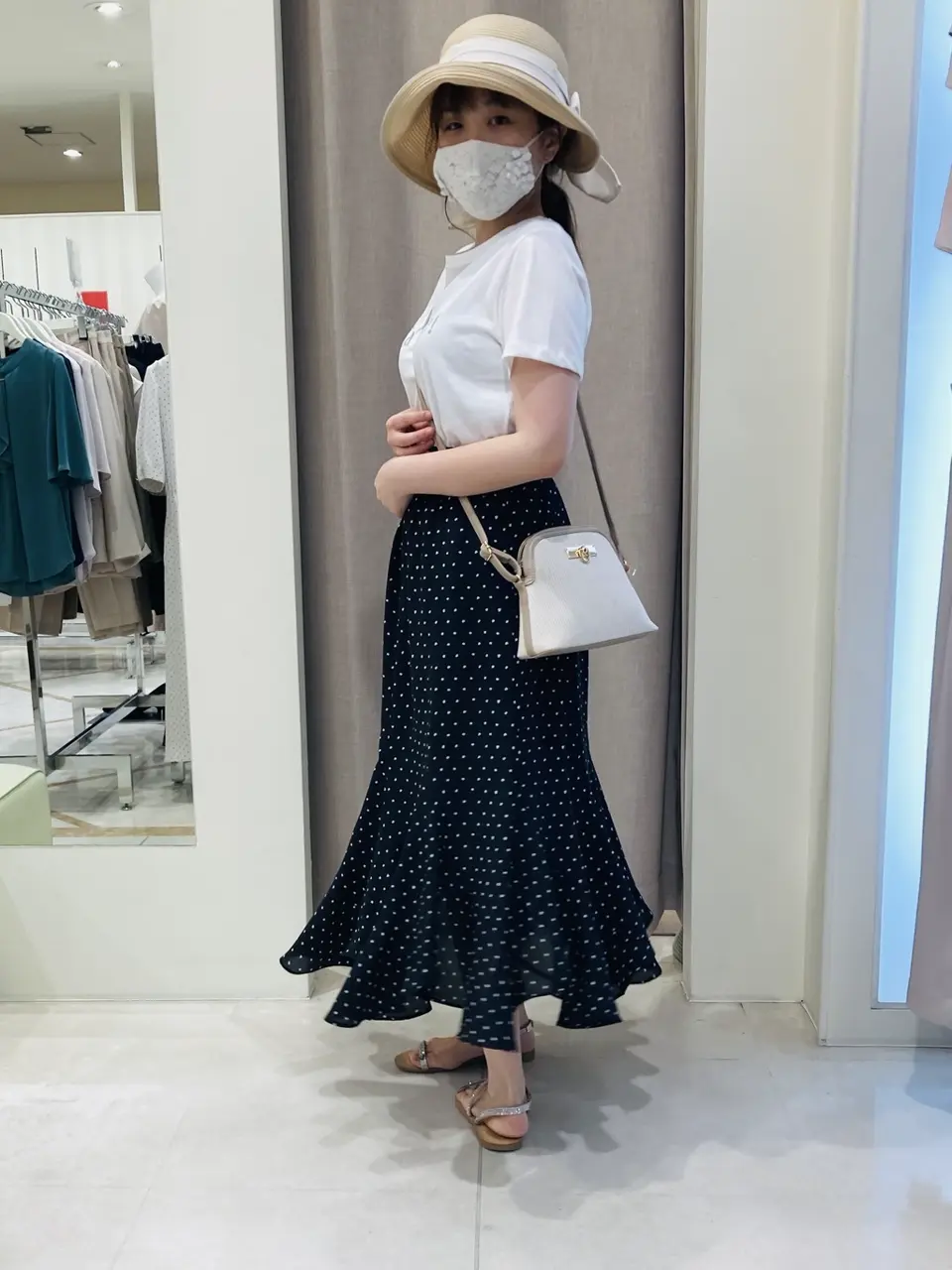 ANY SIS 川根　彩 コーディネート画像