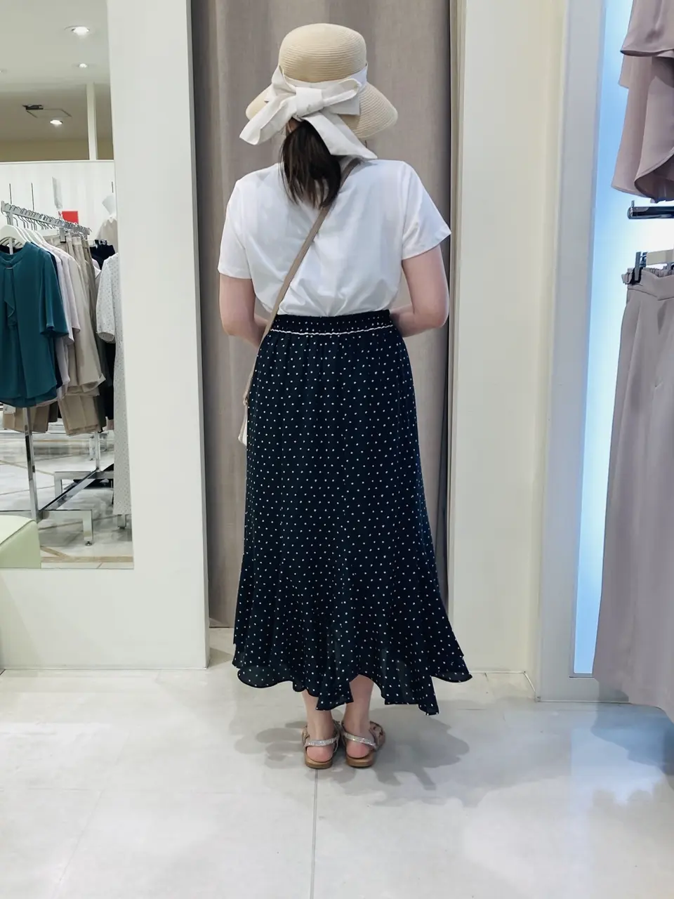 ANY SIS 川根　彩 コーディネート画像