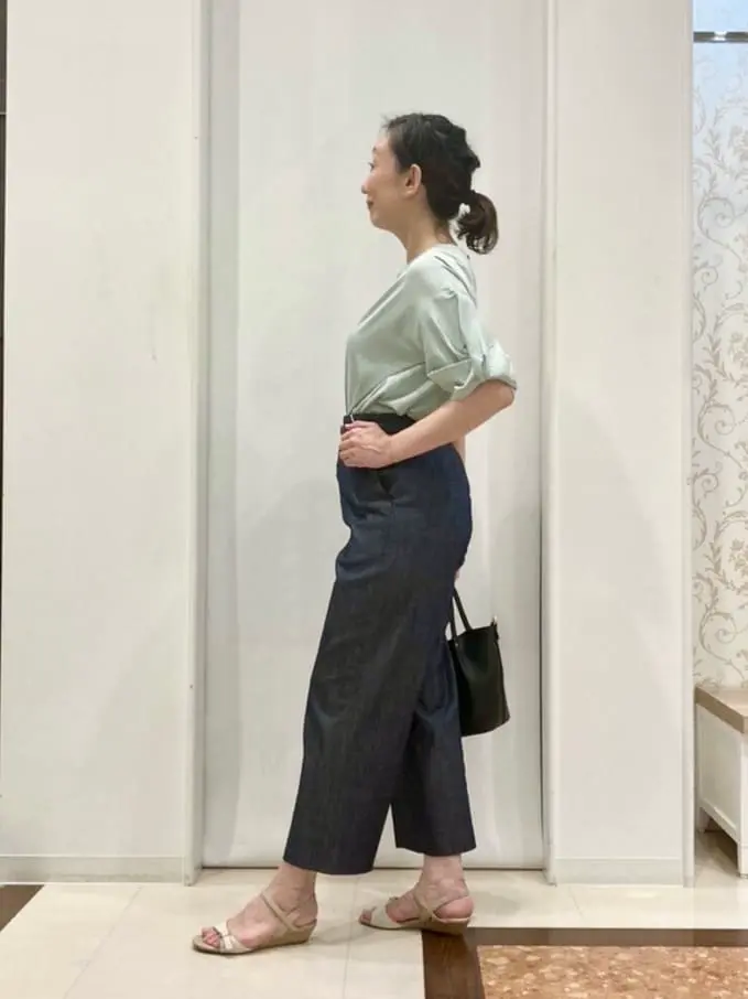 ANY SIS スタッフ コーディネート画像