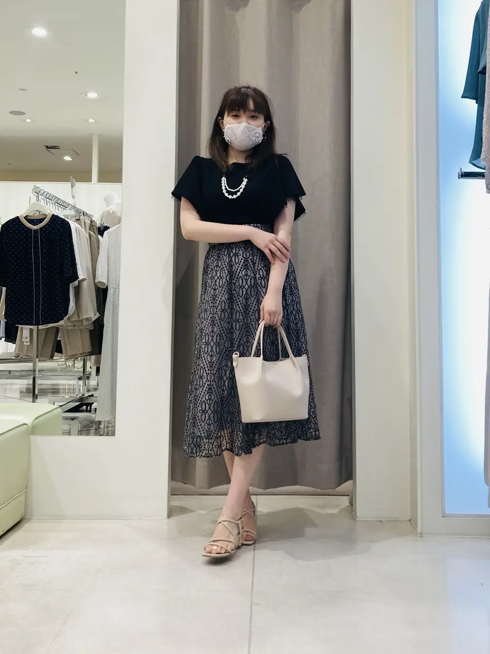 ANY SIS 川根　彩 コーディネート画像