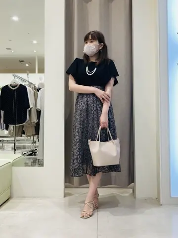 ANY SIS 川根　彩 コーディネート画像