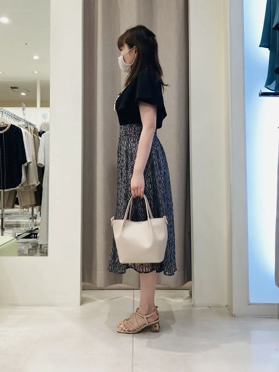 ANY SIS 川根　彩 コーディネート画像