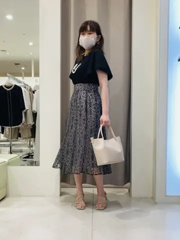 ANY SIS 川根　彩 コーディネート画像