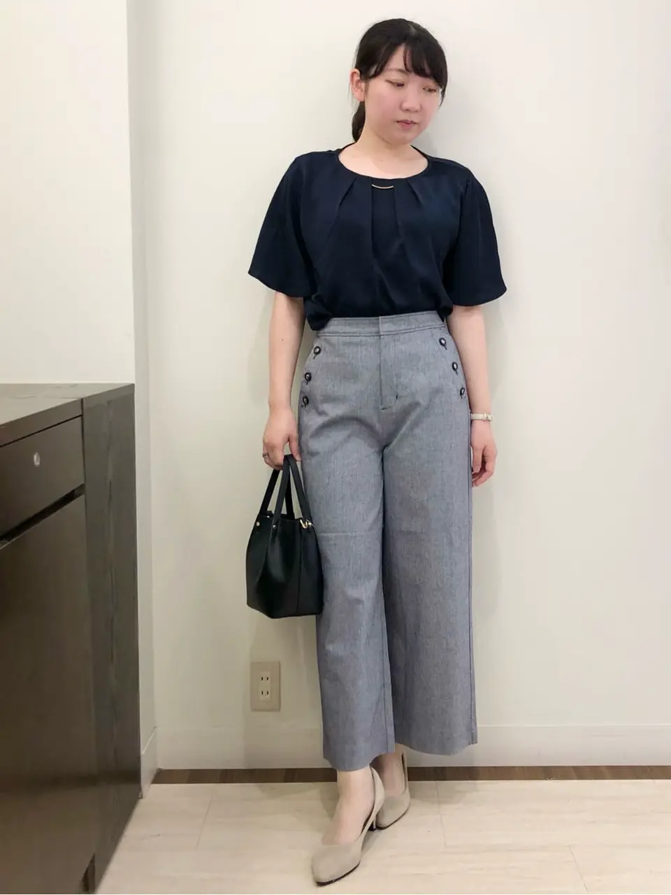 ANY SIS スタッフ コーディネート画像