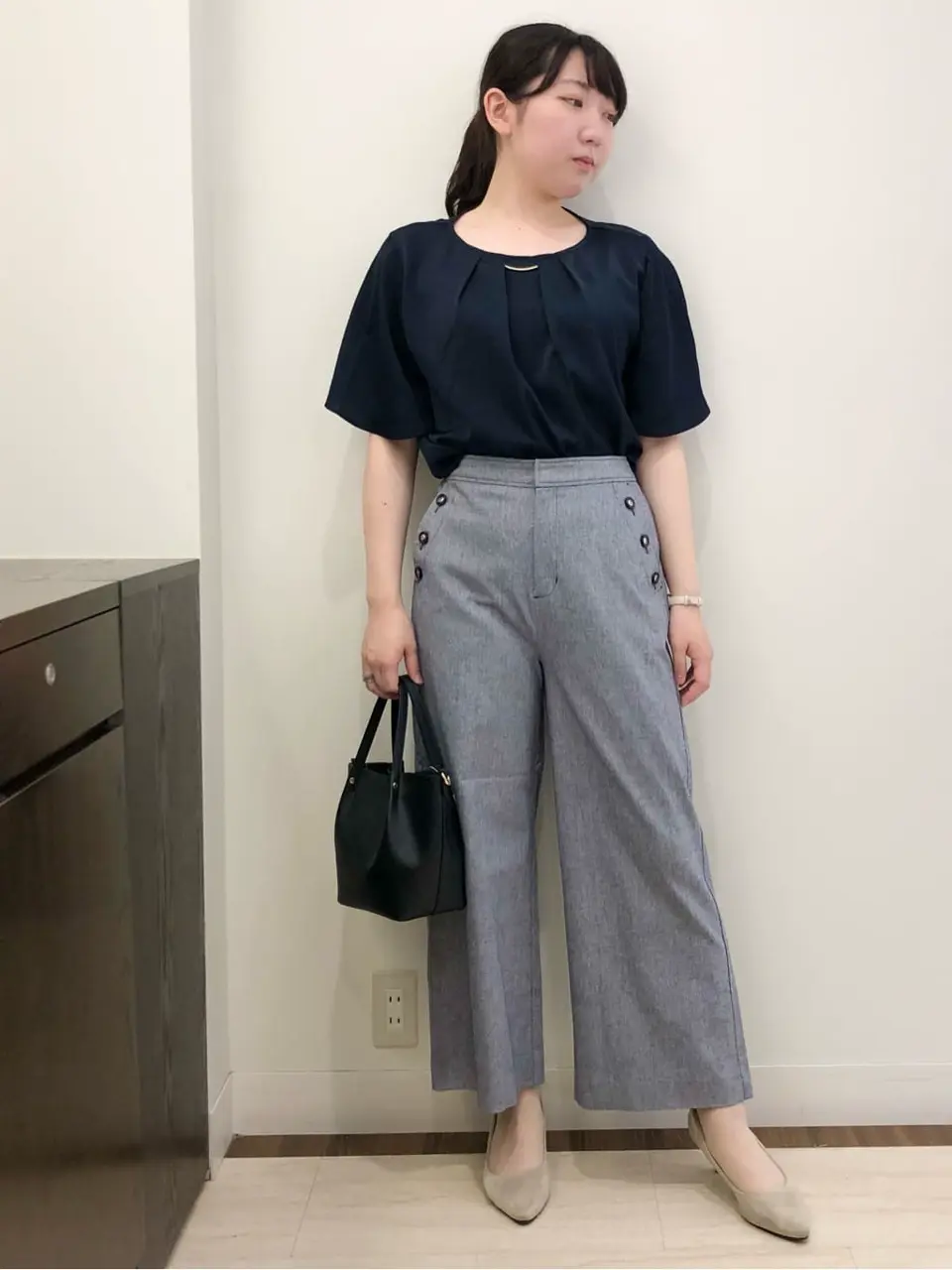 ANY SIS スタッフ コーディネート画像