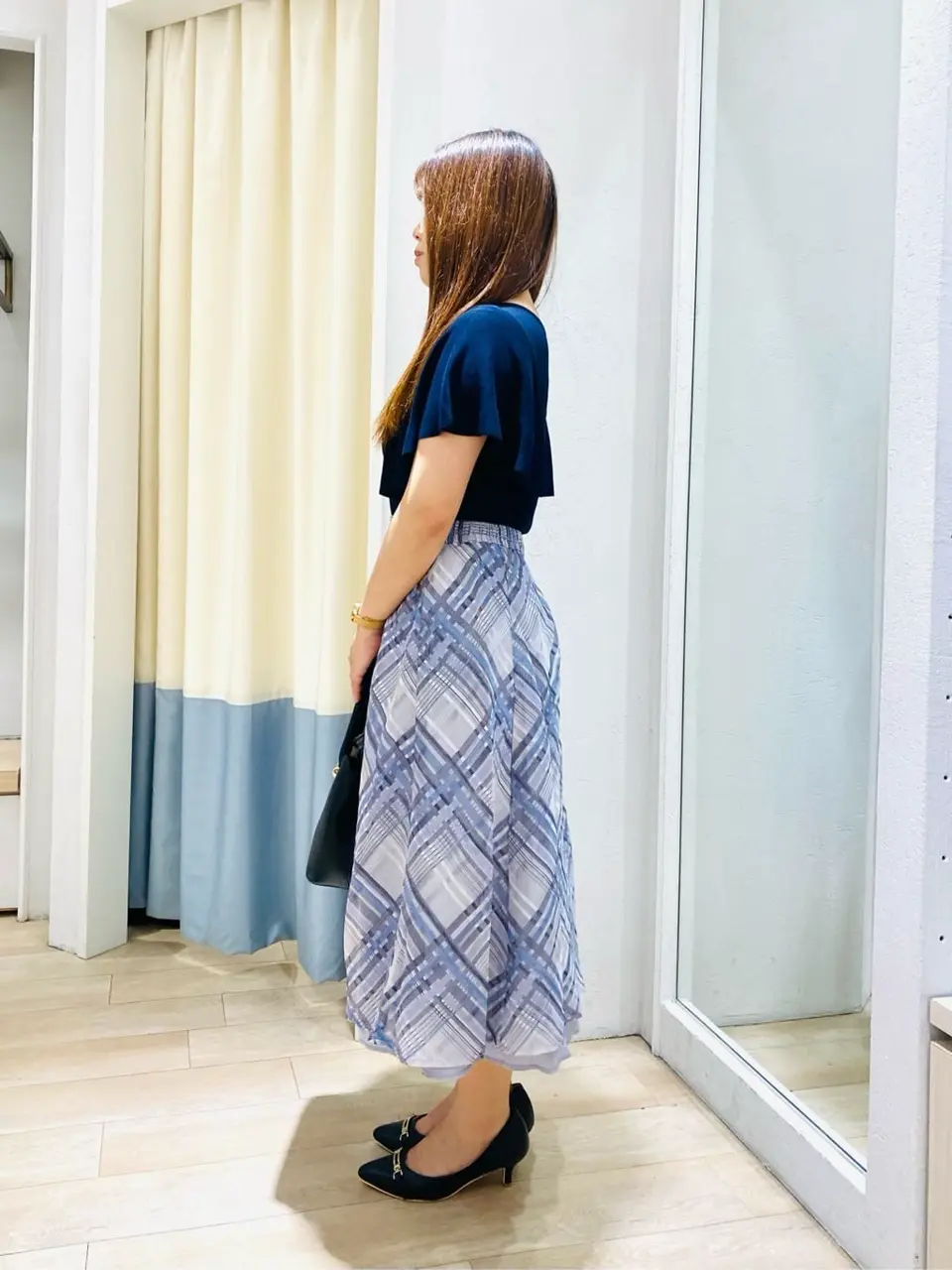 ANY SIS スタッフ コーディネート画像