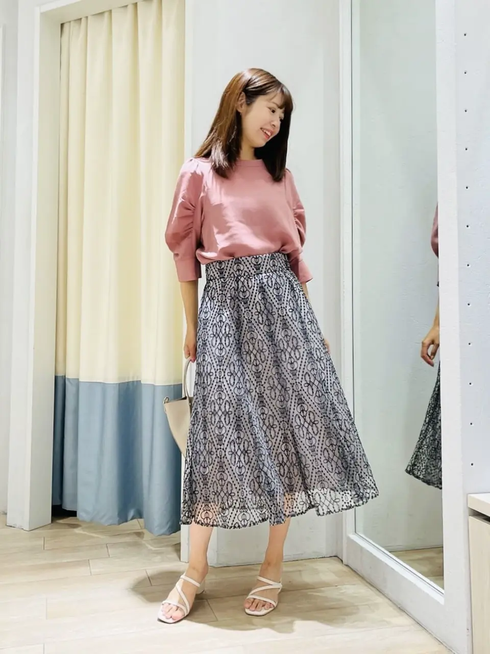 ANY SIS スタッフ コーディネート画像