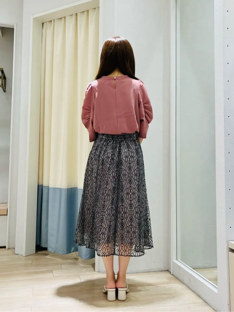 ANY SIS スタッフ コーディネート画像