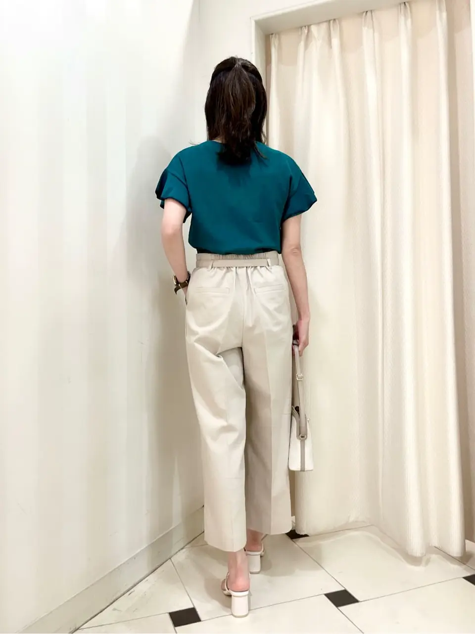 ANY SIS 金井 コーディネート画像